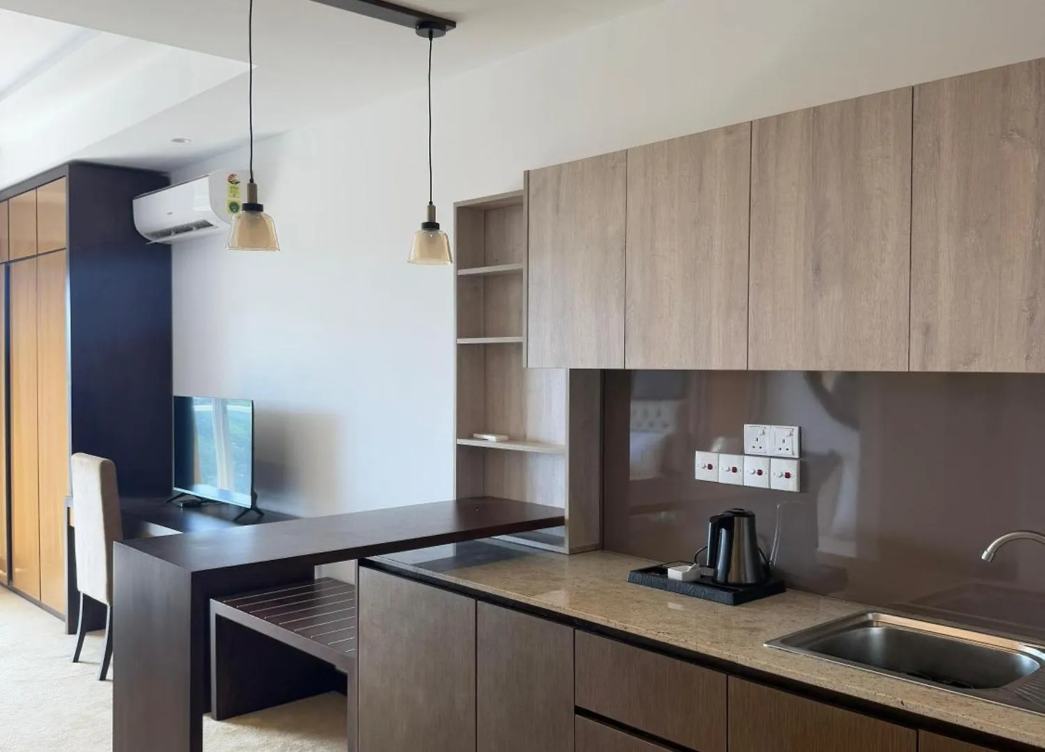 Vibes Superior Studio Apartment - Ocean Breeze Negombo Sri Lanka